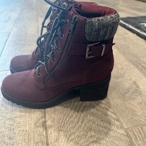 Size 9.5 Mia boot